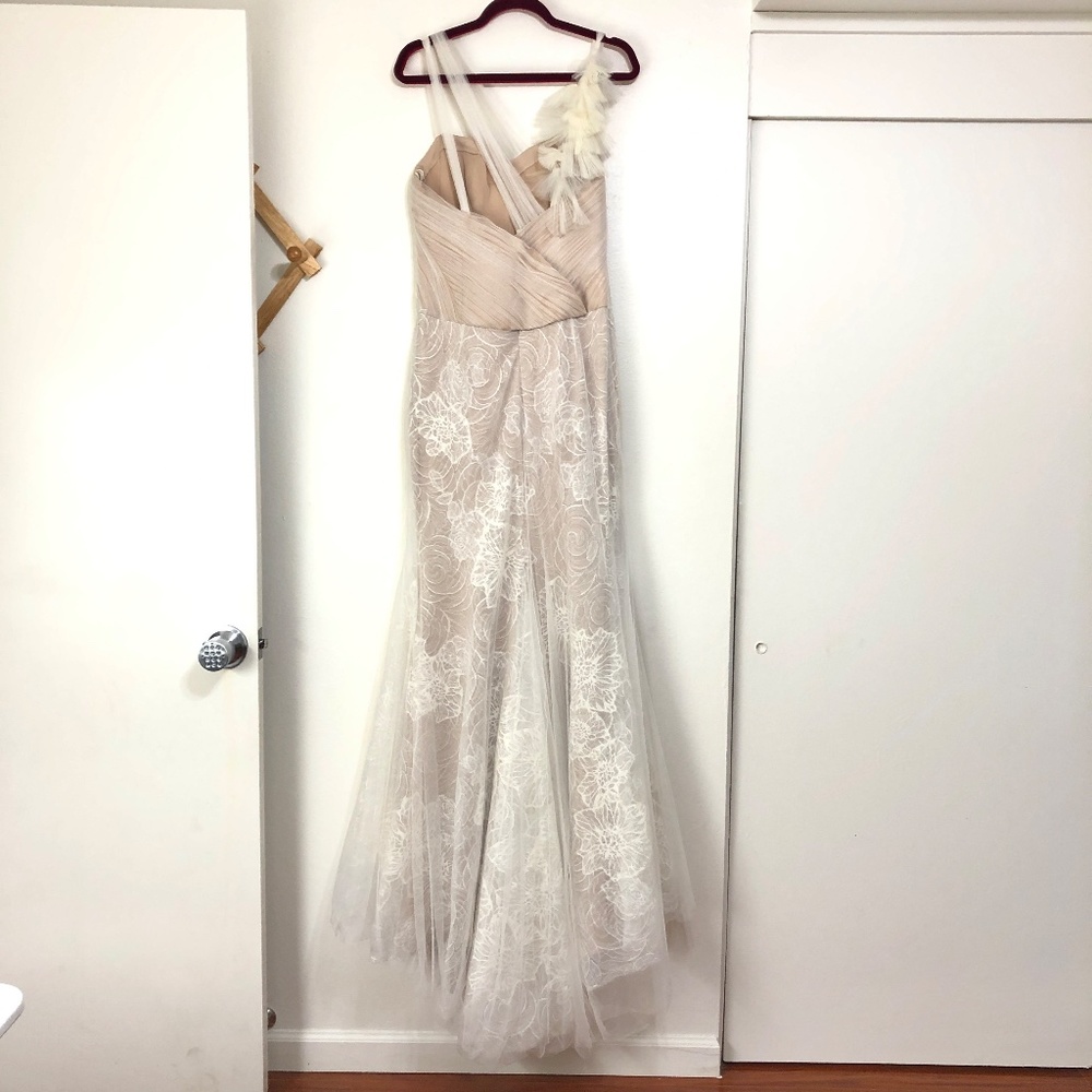 Vera Wang Bridal Olympia 110515 Silk Tulle & Chantilly Lace Gown - Picture 6 of 12